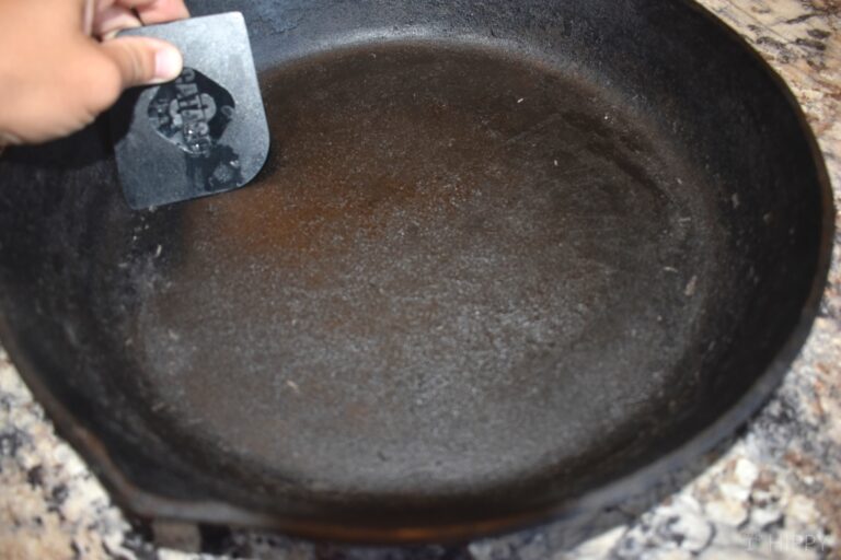 scrub pan with plastic scraper