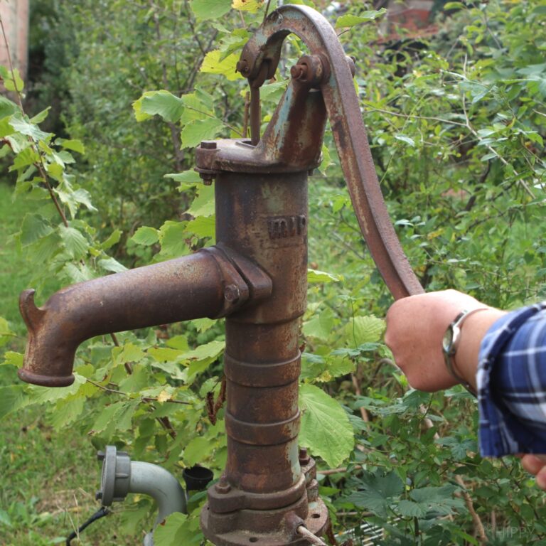Old Style Well Pump Water Press Well Hand Pump Old Leather Bowl Home Use Hand Press Manual Relaxed Increase Water Flow Easy to Use SJMFGF Hand Pressure Well Pump 