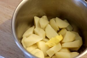 boiled potatoes with butter