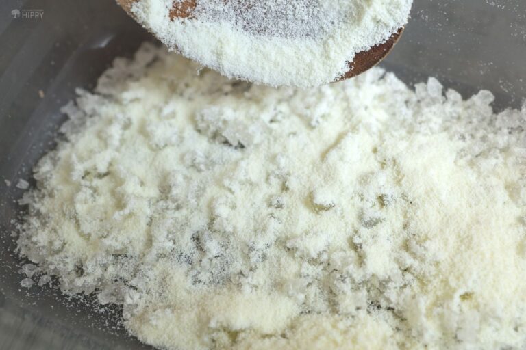 sprinkling dried milk over kefir grains